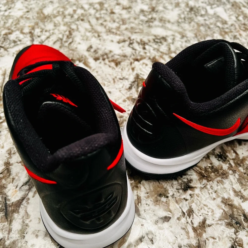 Nike Kids Kyrie Flytrap Causal Basketball Shoes. Big kid size 6.5Y. - Picture 9 of 12
